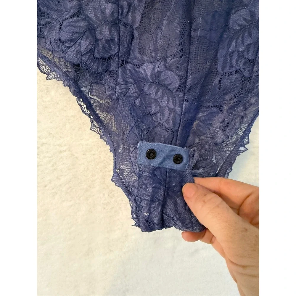 Free People‎ Blue Floral Lace Racerback Bodysuit Plunging V-Neck Lingerie Medium